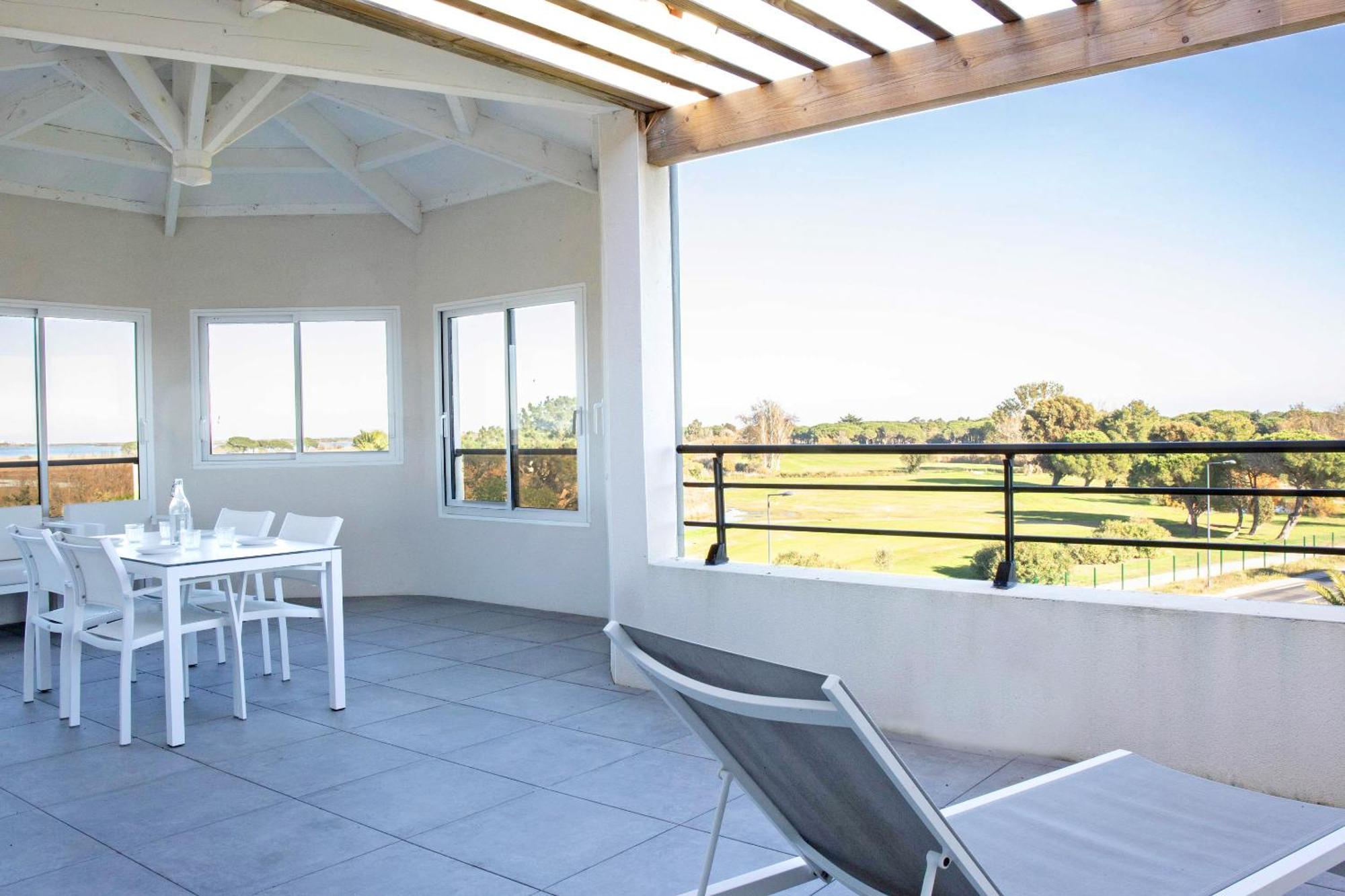 Pierre & Premium Horizon Golf Aparthotel 4*